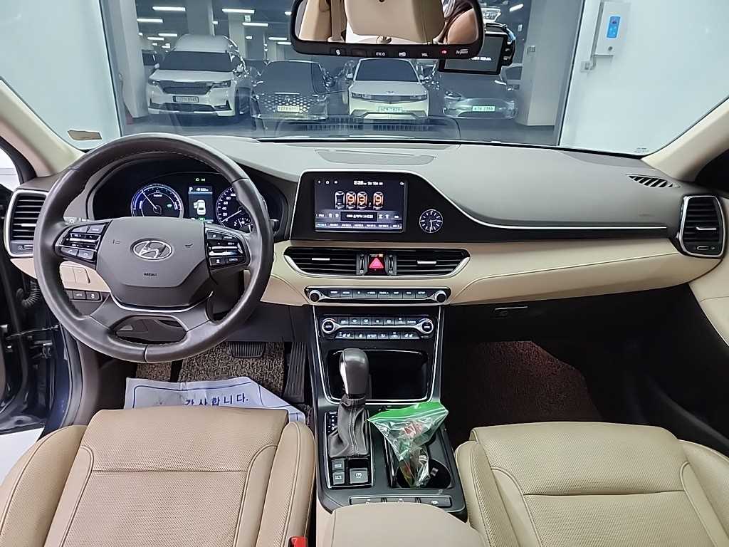 HYUNDAI Grandeur - Vista 7