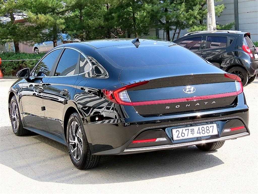 HYUNDAI Sonata - Vista 3