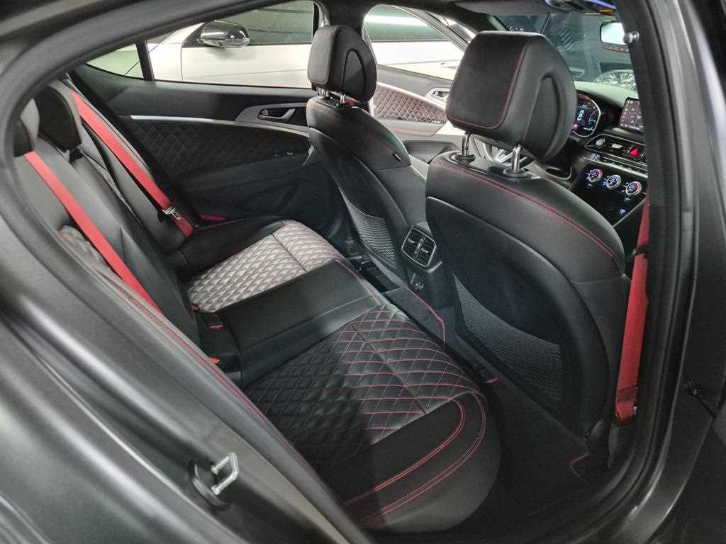 Genesis G70 - Vista 11