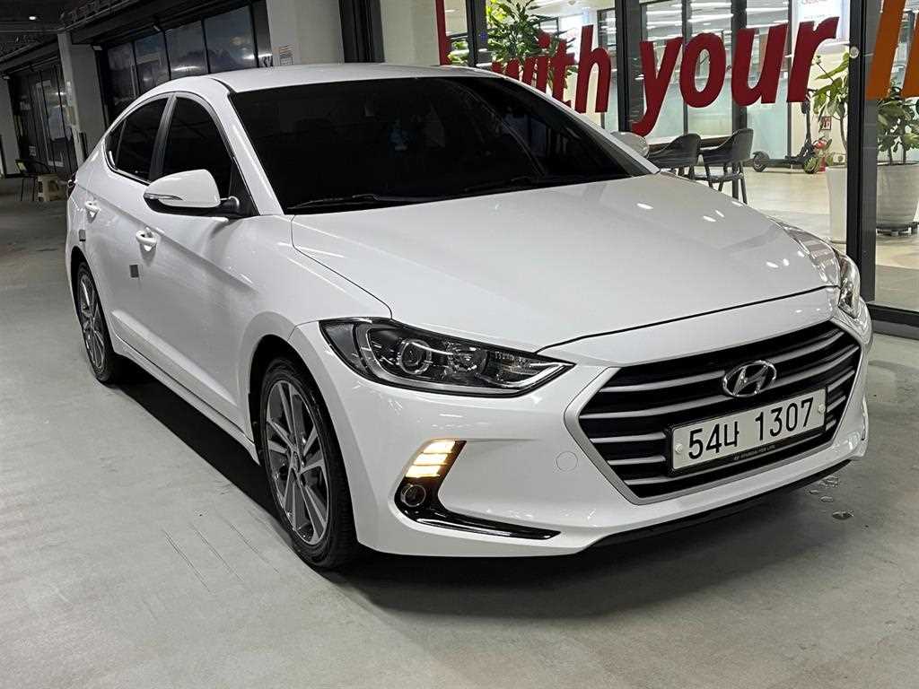 HYUNDAI Avante 2018 Blanco - Importación desde Corea - HF Imports Iquique - Foto 1
