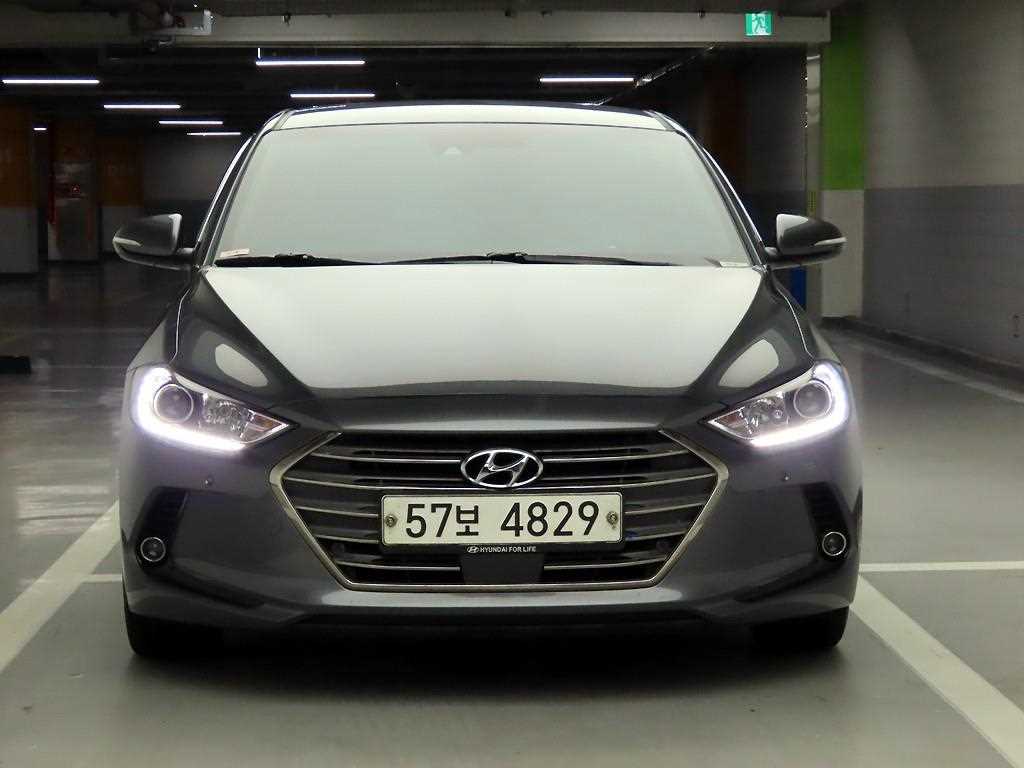 HYUNDAI Avante 2018 Gris - Importación desde Corea - HF Imports Iquique - Foto 1