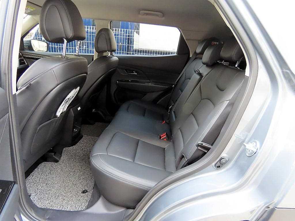 Ssangyong Korando - Vista 6