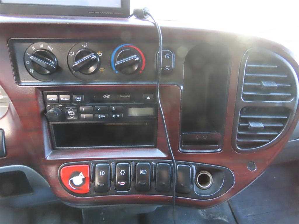 medium and large cargo truck 2009 Blanco - Importación desde Corea - HF Imports Iquique - Foto 17