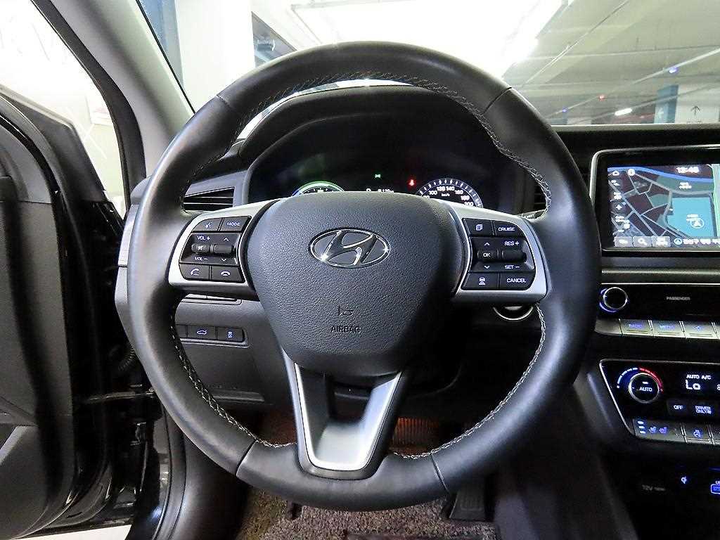 HYUNDAI Sonata - Vista 8