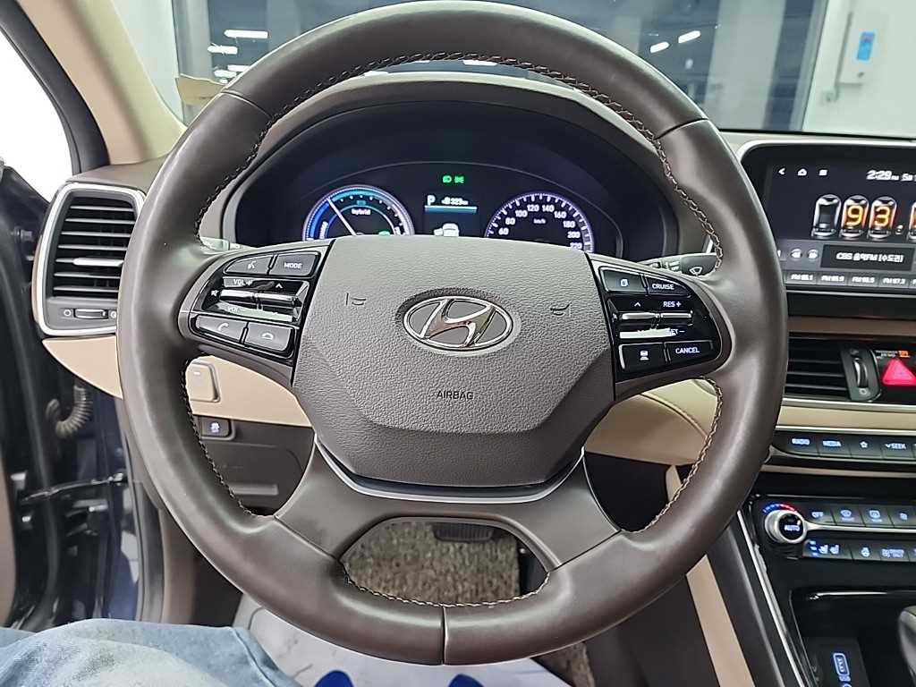 HYUNDAI Grandeur - Vista 9