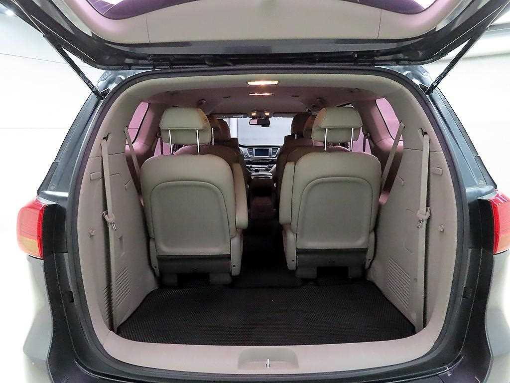 KIA Carnival 2016 Gris - Importación desde Corea - HF Imports Iquique - Foto 18