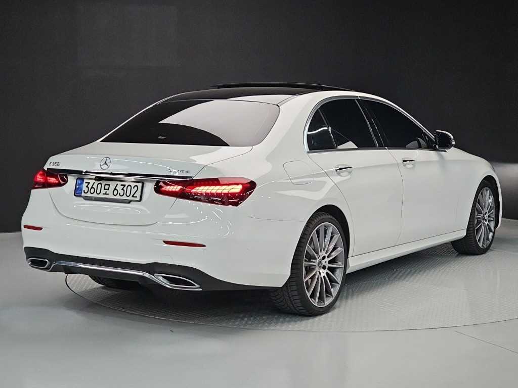 Mercedes Benz E class - Vista 4
