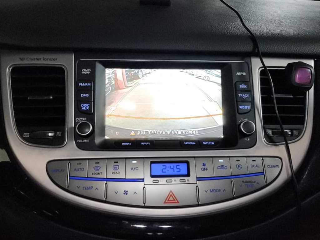 HYUNDAI Genesis - Vista 8