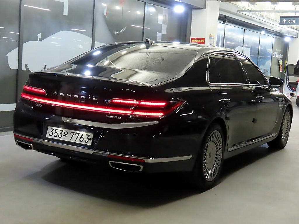 Genesis G90 - Vista 4