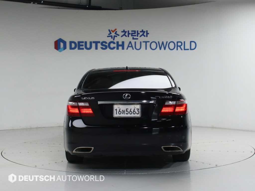 Lexus LS - Vista 4