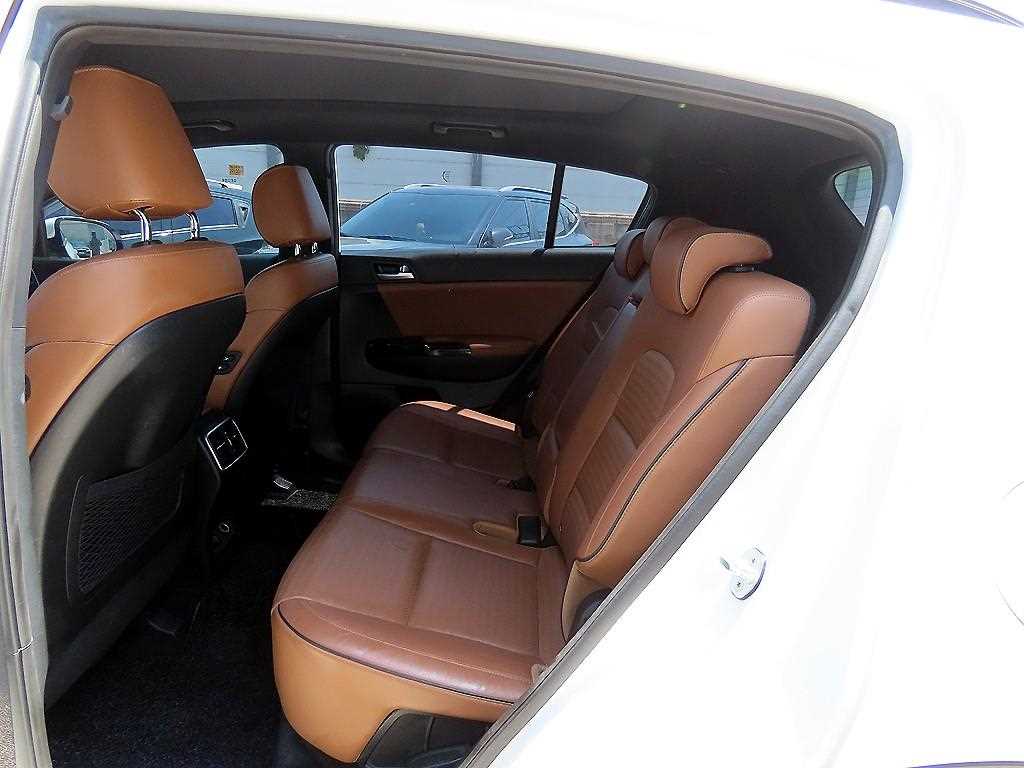 KIA Sportage - Vista 5