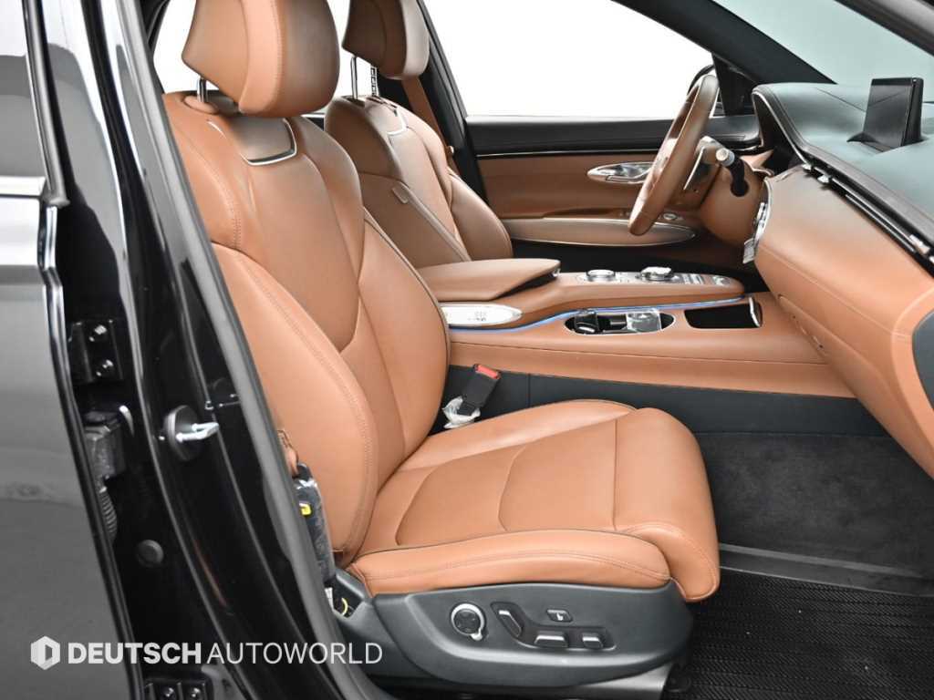 Genesis GV70 - Vista 10