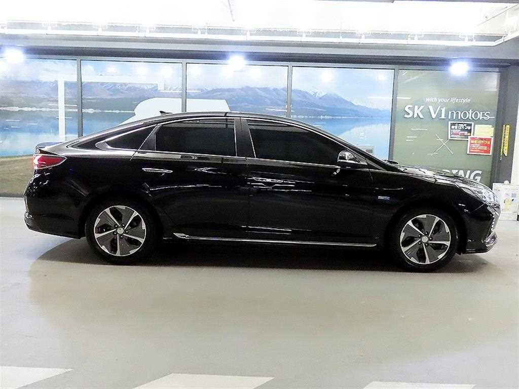 HYUNDAI Sonata - Vista 3