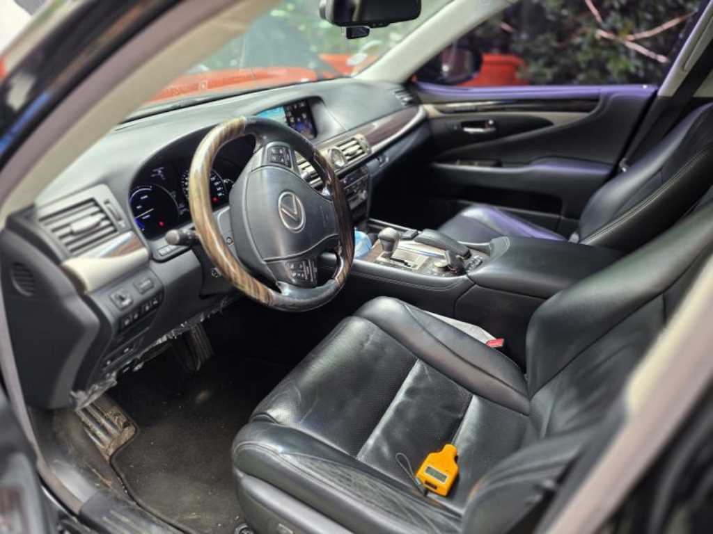 Lexus LS - Vista 9