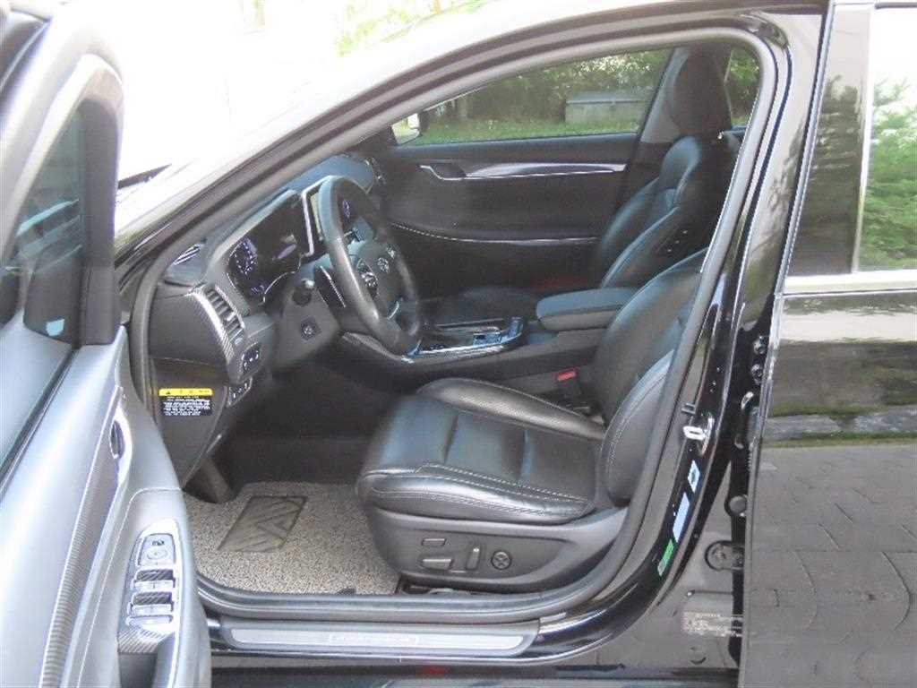 HYUNDAI Grandeur - Vista 12