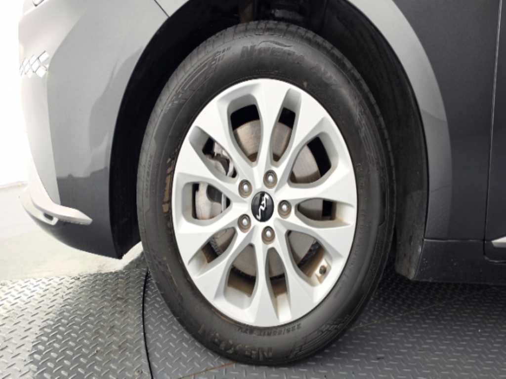 KIA K8 - Vista 5