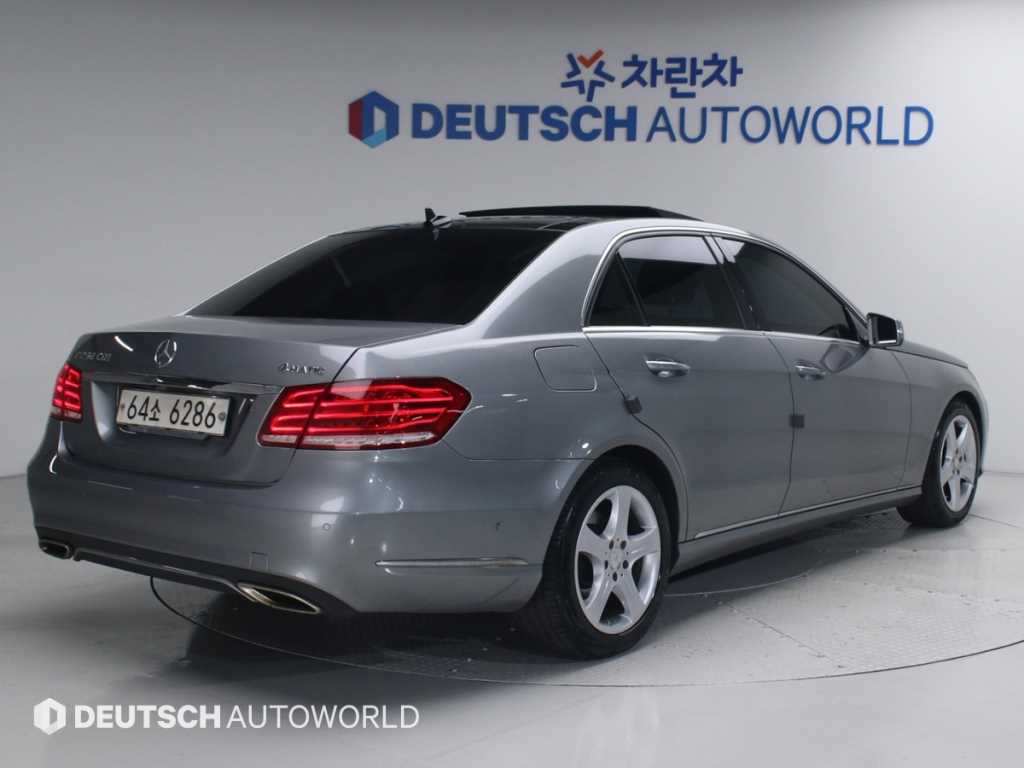 Mercedes Benz E class - Vista 2