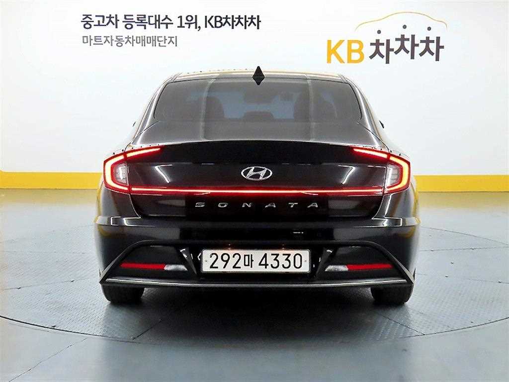 HYUNDAI Sonata - Vista 3