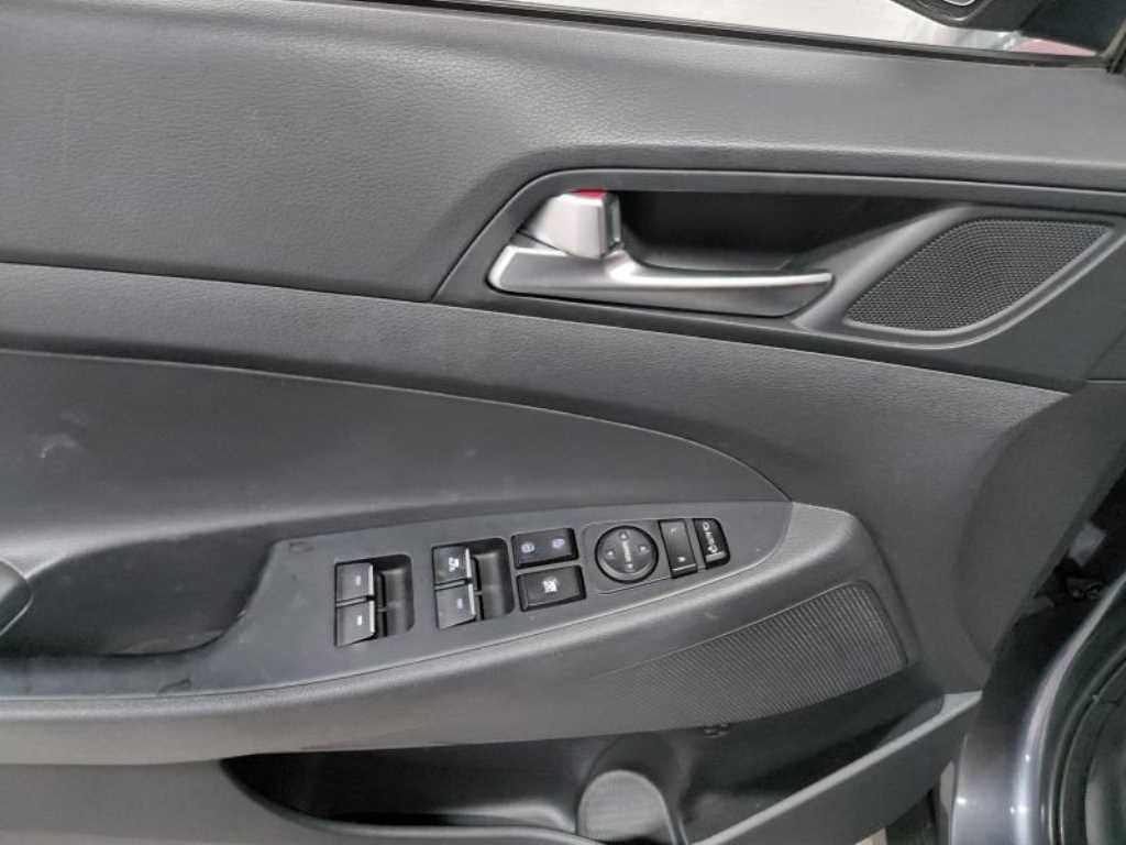 HYUNDAI Tucson - Vista 5