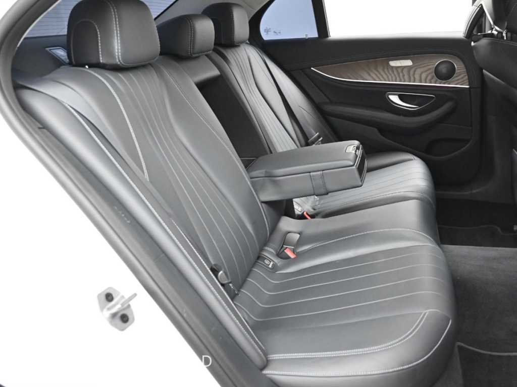 Mercedes Benz E class - Vista 12