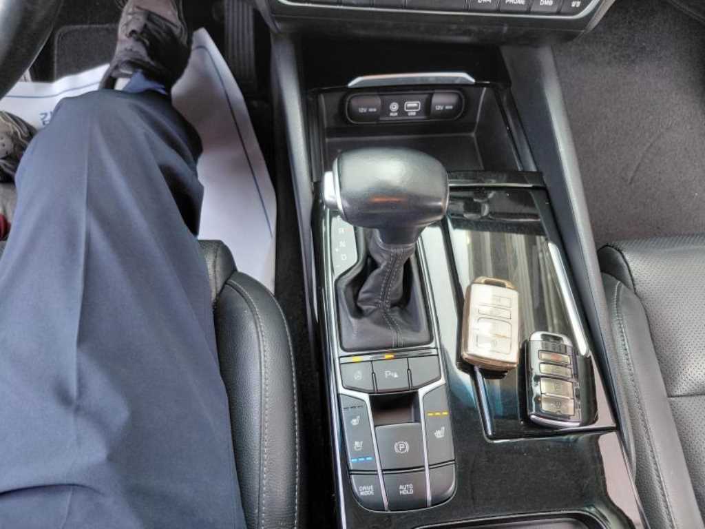 KIA K7 2016 Negro - Importación desde Corea - HF Imports Iquique - Foto 18