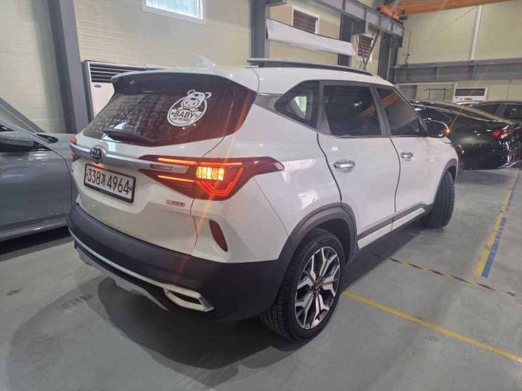 KIA Seltos - Vista 3