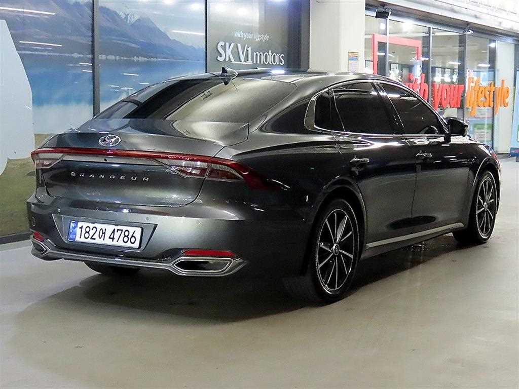 HYUNDAI Grandeur - Vista 4