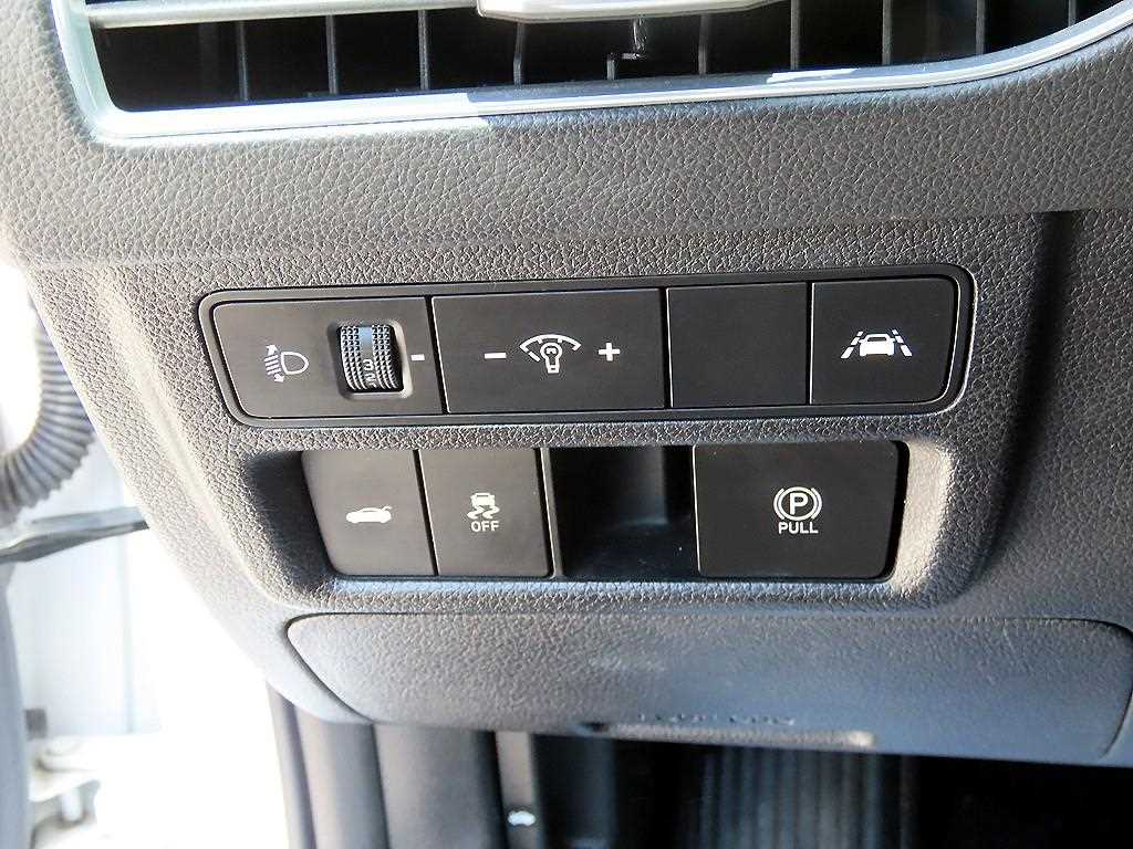HYUNDAI Sonata - Vista 11