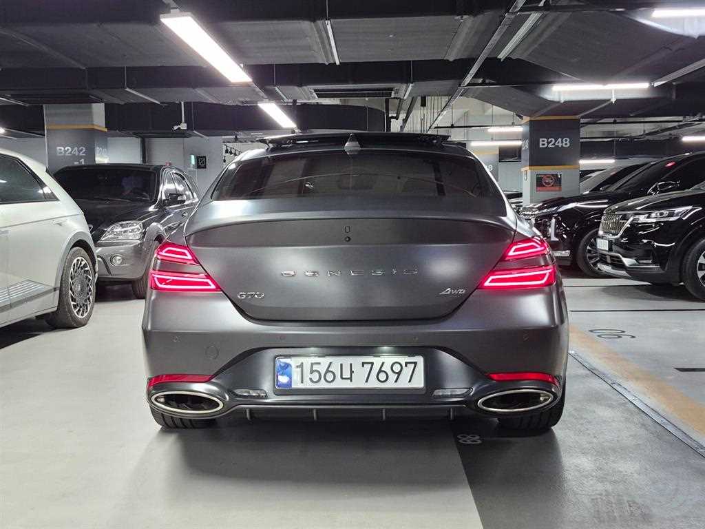 Genesis G70 - Vista 4