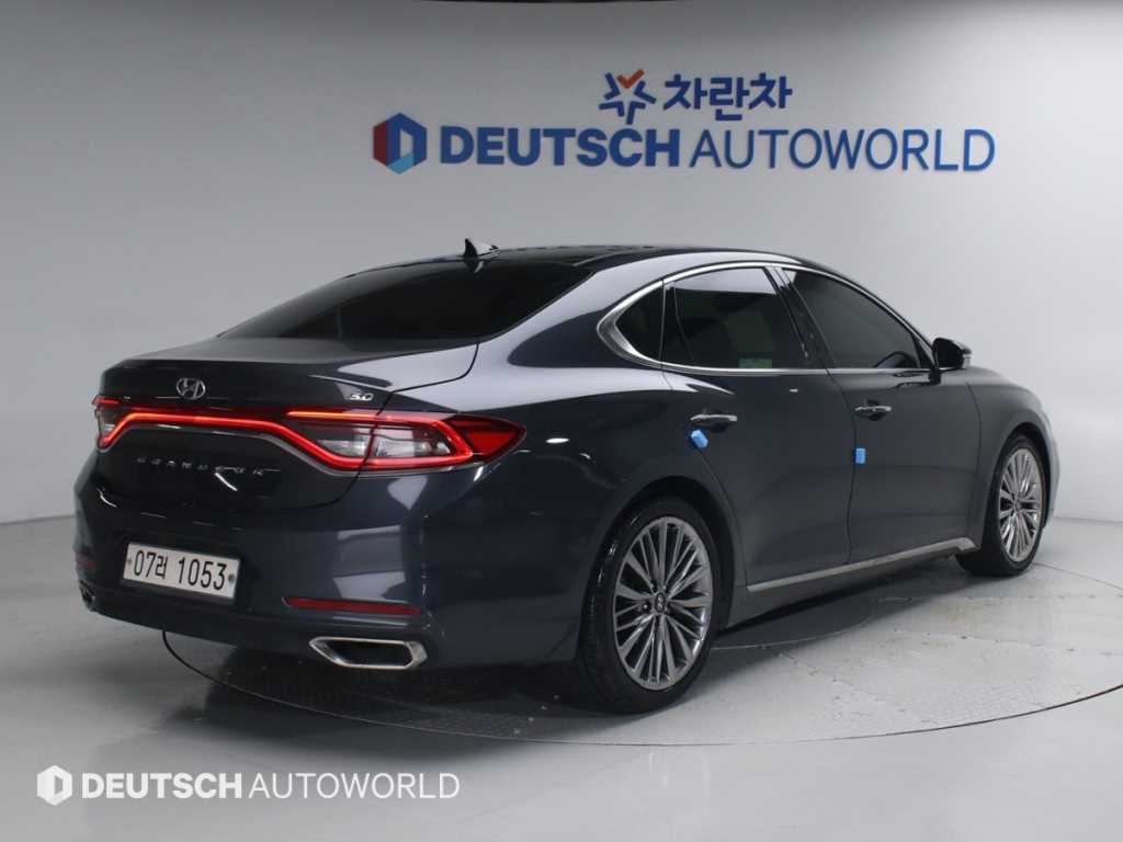 HYUNDAI Grandeur - Vista 2