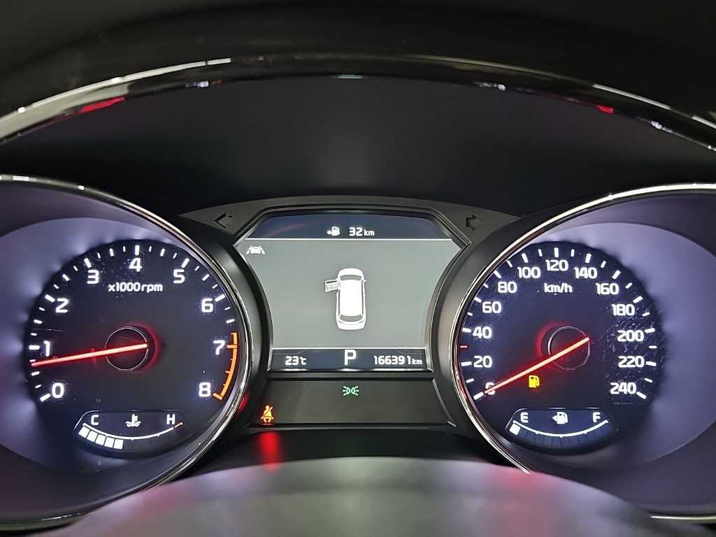 KIA Carnival - Vista 6