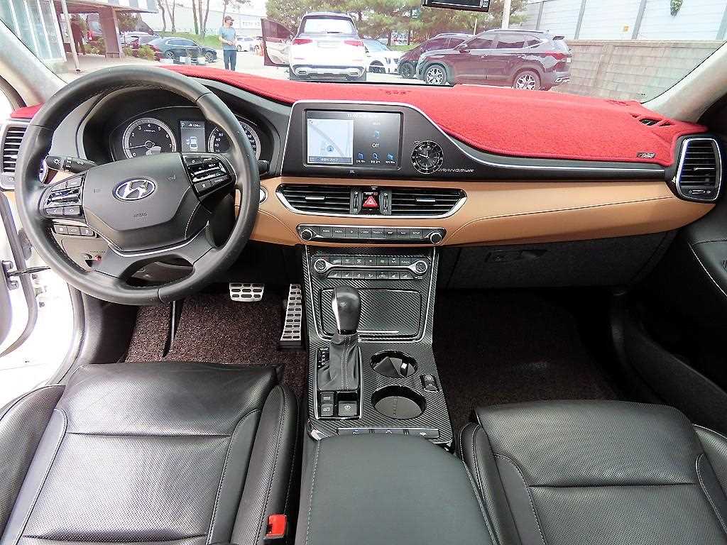 HYUNDAI Grandeur - Vista 7
