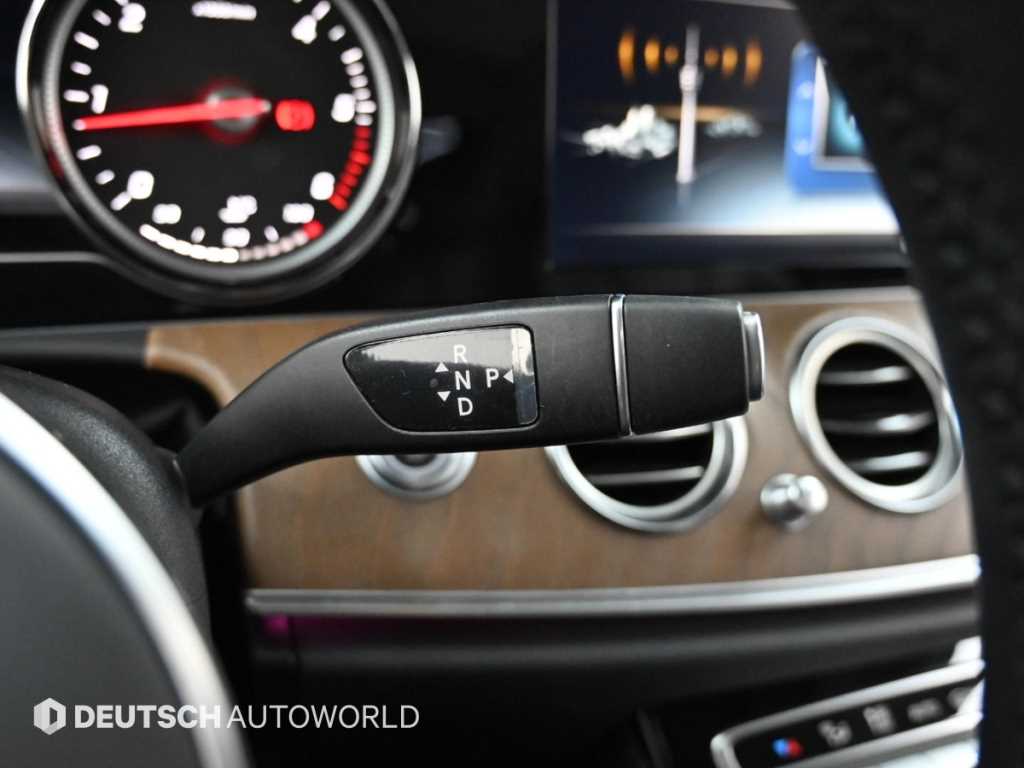Mercedes Benz E class - Vista 9