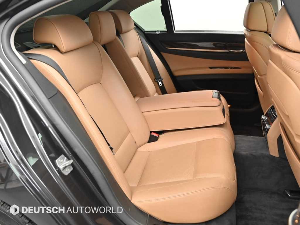 BMW 7 Series - Vista 12