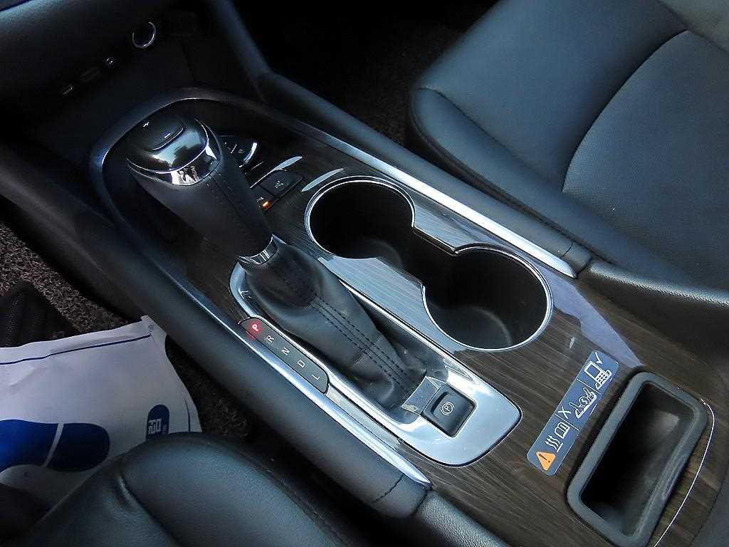 Chevrolet Malibu - Vista 10