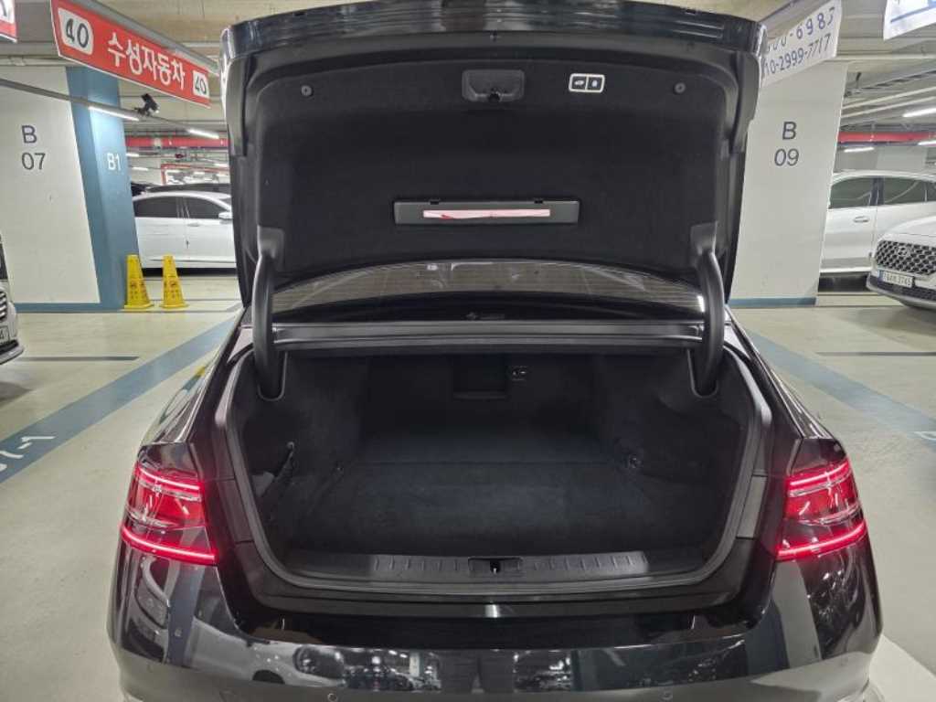 Genesis G90 - Vista 7