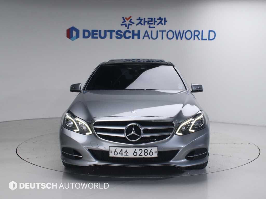 Mercedes Benz E class - Vista 3