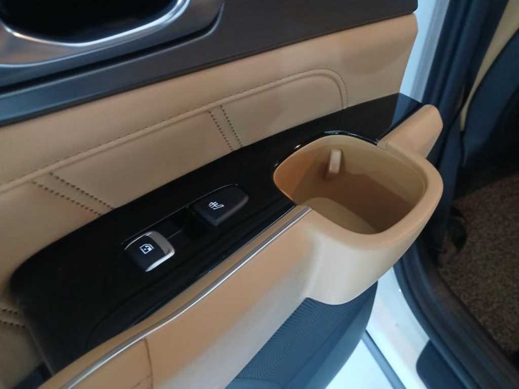 KIA Sorento - Vista 10