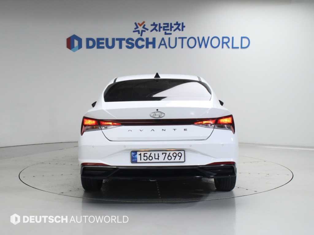 HYUNDAI Avante - Vista 4