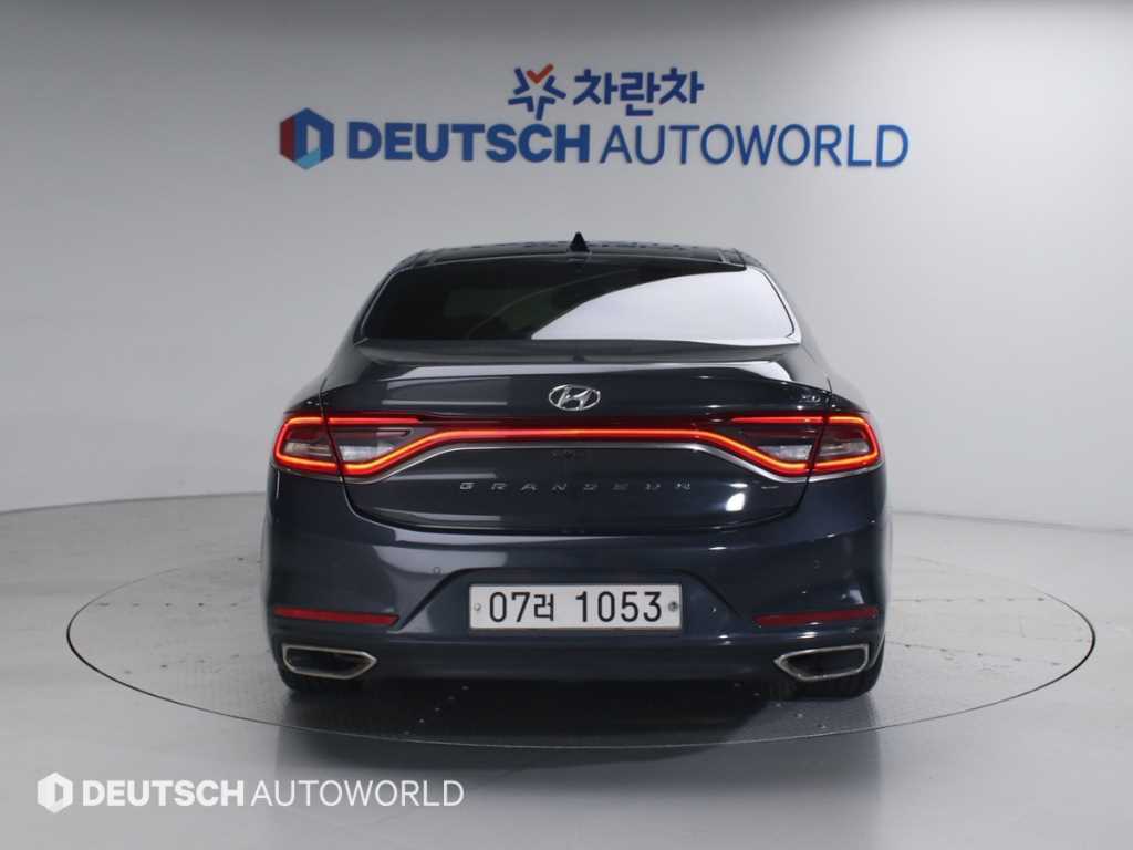 HYUNDAI Grandeur - Vista 4