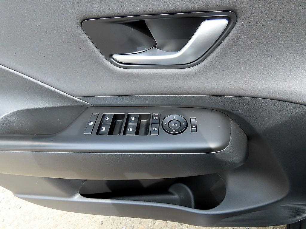 HYUNDAI Kona - Vista 11