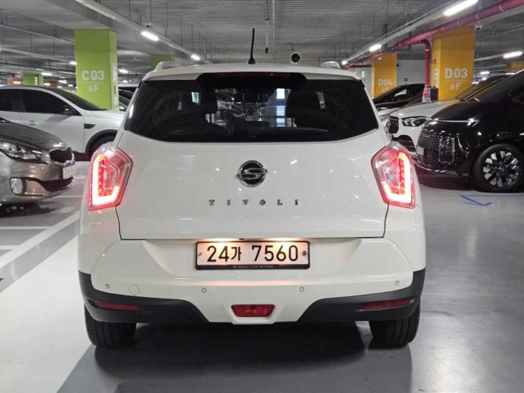 Ssangyong Tivoli - Vista 3