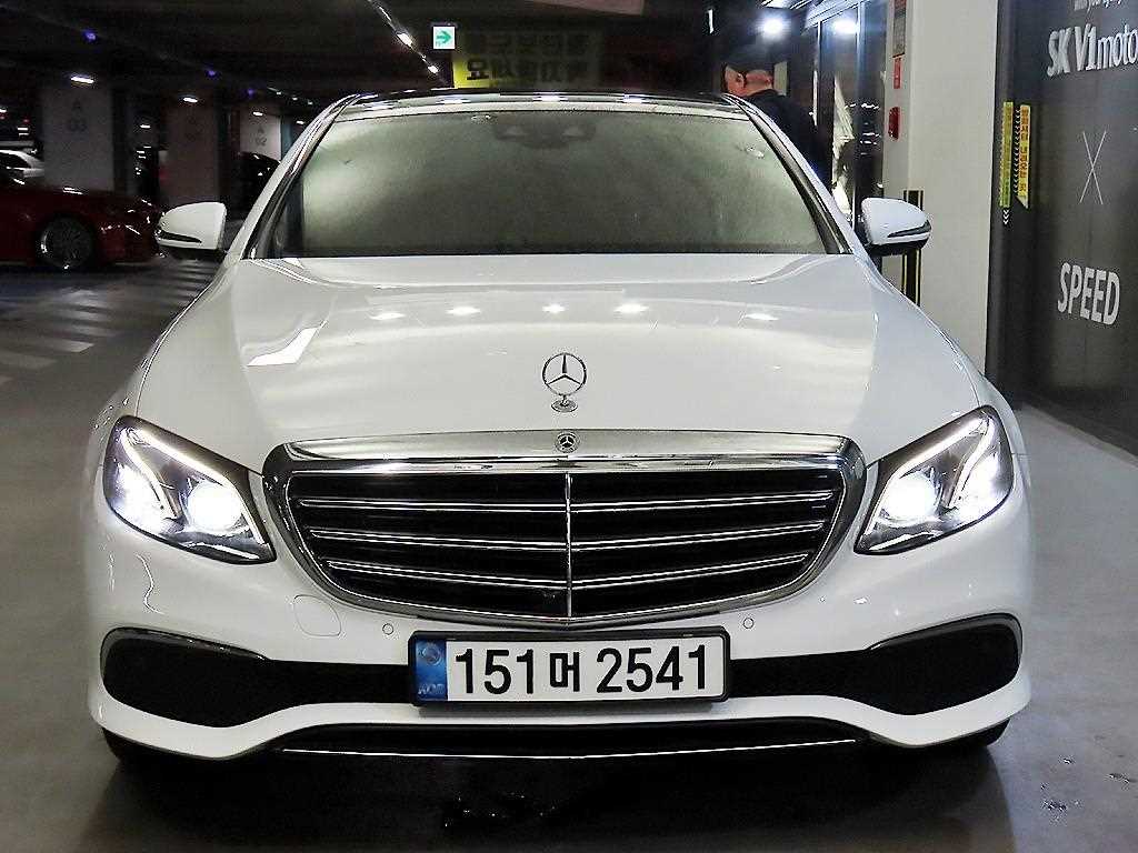 Mercedes Benz E class - Vista 2