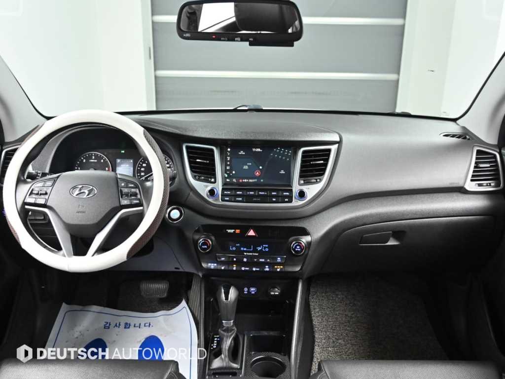 HYUNDAI Tucson - Vista 7