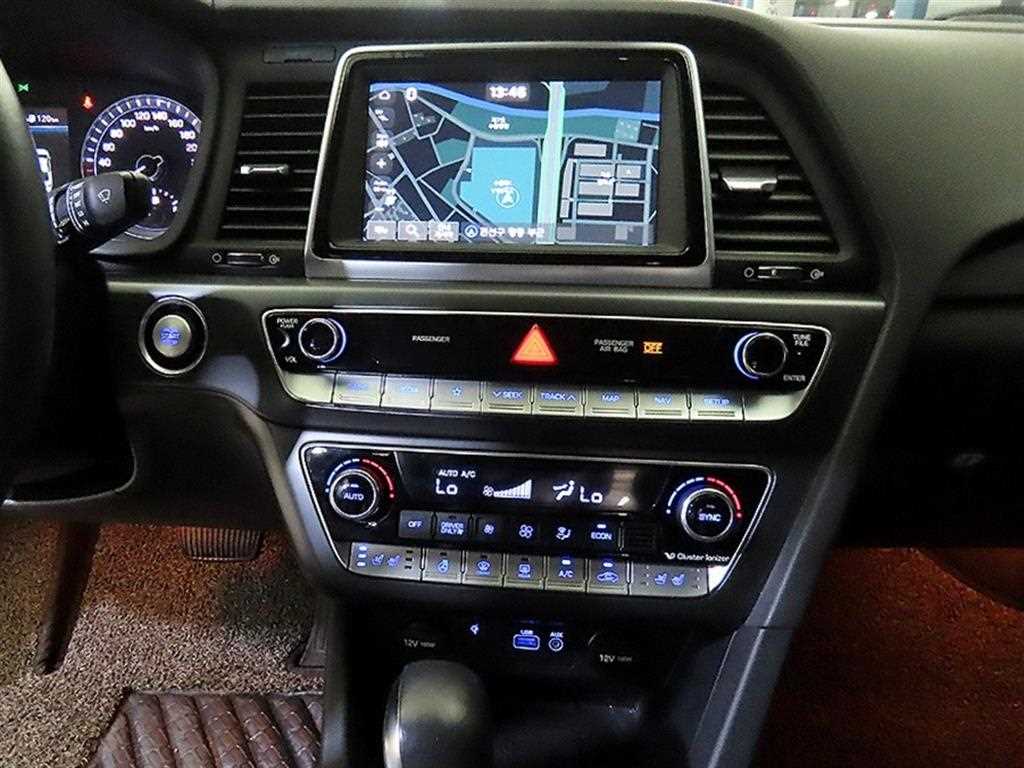 HYUNDAI Sonata - Vista 11
