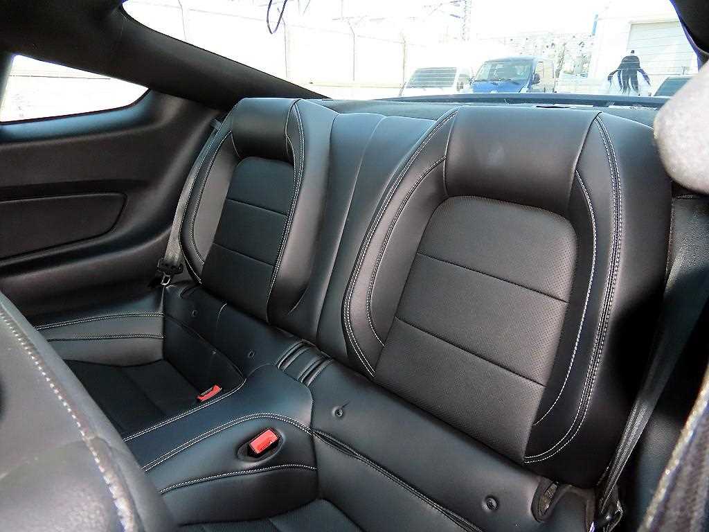 Ford Mustang - Vista 6