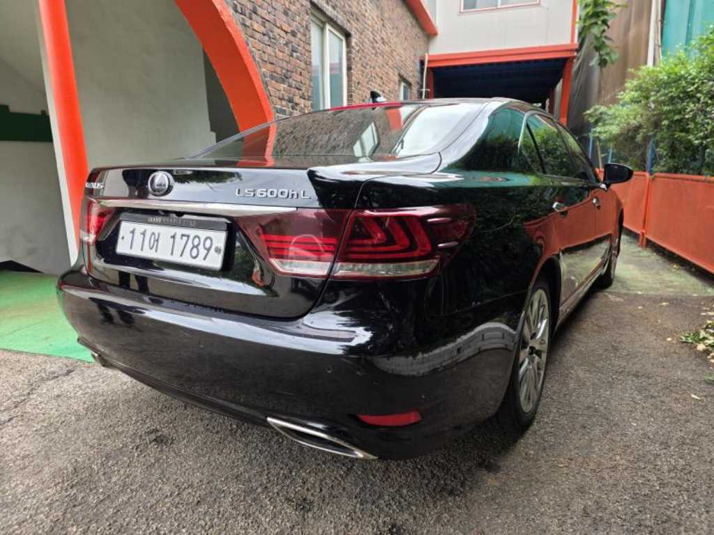 Lexus LS - Vista 4