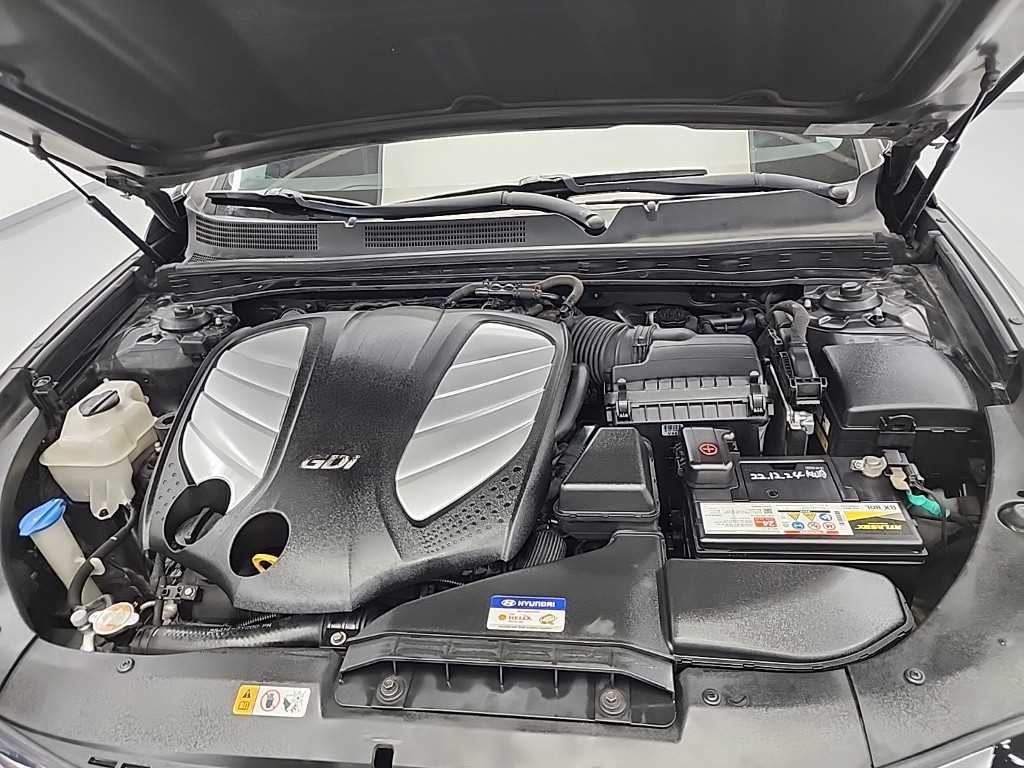 HYUNDAI Grandeur - Vista 5