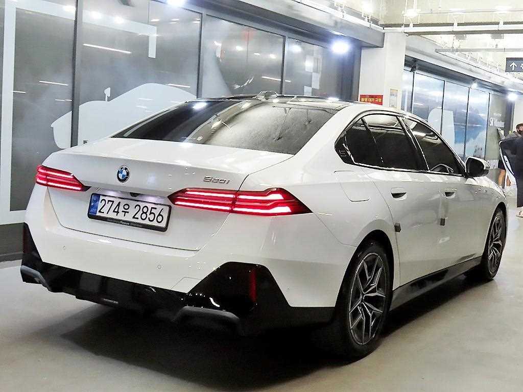 BMW 5 Series - Vista 4