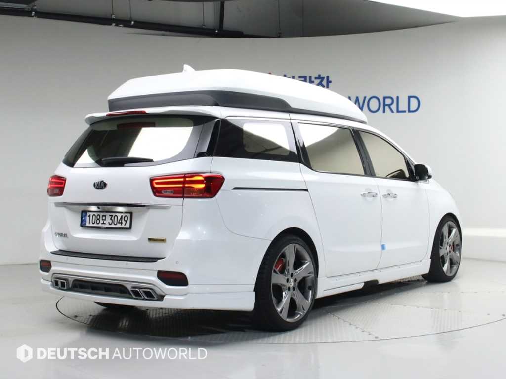KIA Carnival - Vista 2